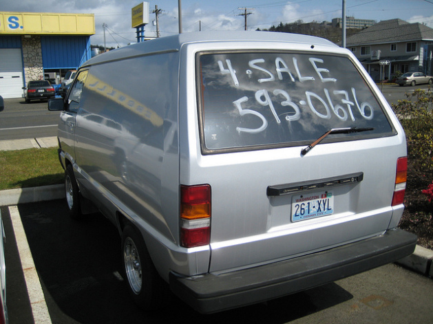 Does Craigslist have a used car for sale by owner section?